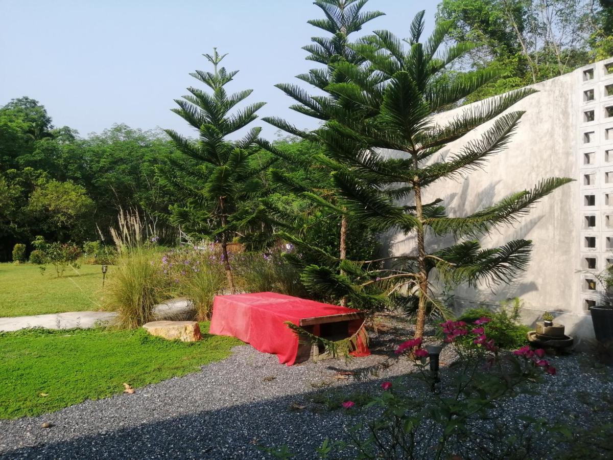 The Box Promkiri Apartman Nakhon Szi Thammarat Kültér fotó